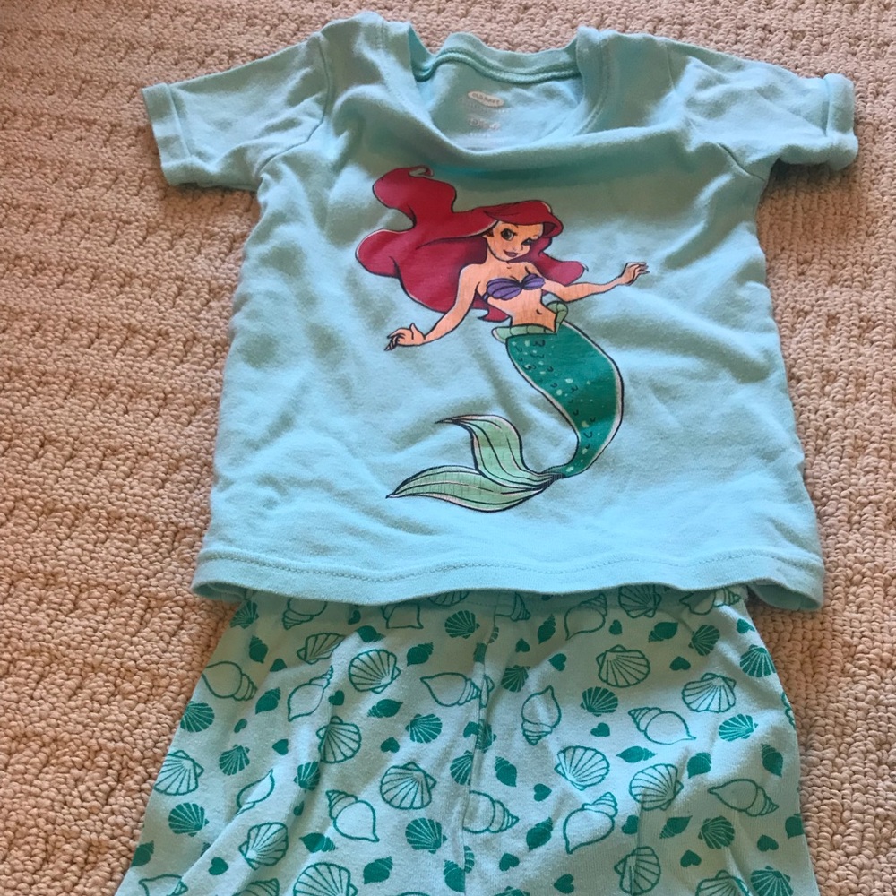 3T Arielle short sleeve and shorts pajama set